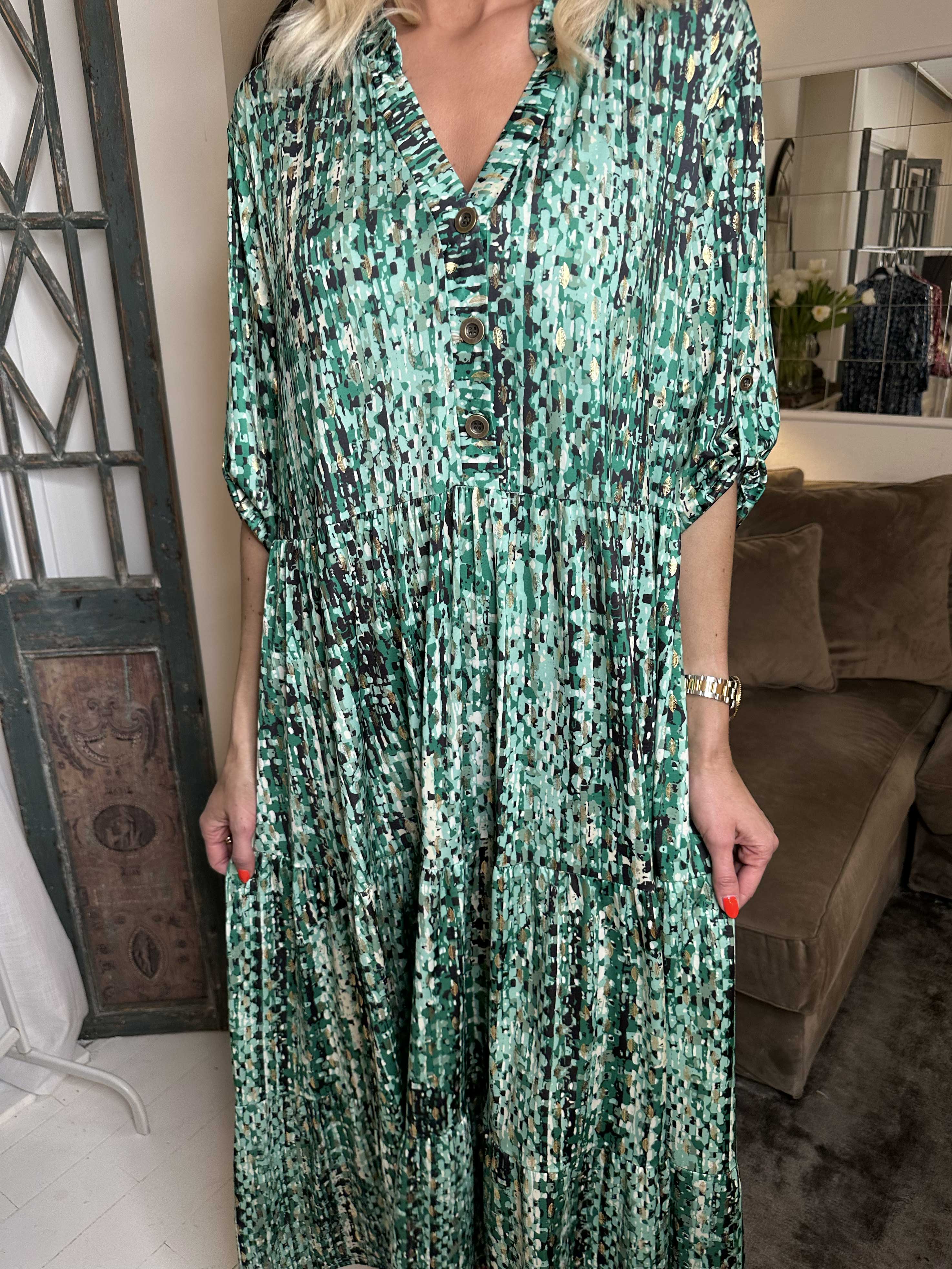 Milano Pattern - Lång mönstrad klänning med lager på lager look